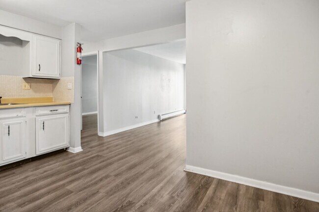 Building Photo - 2500 Mark Thomas Ln