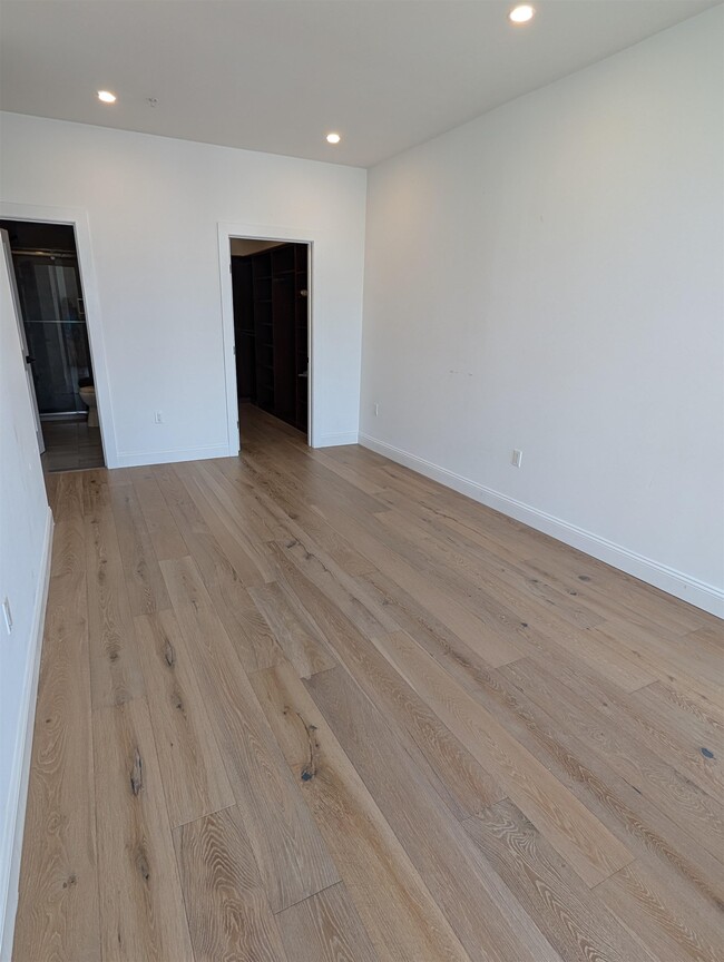 Building Photo - 580 Palisade Ave
