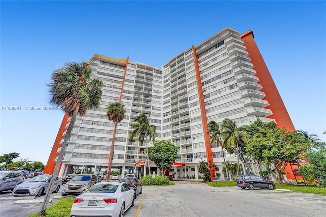 Building Photo - 1301 NE Miami Gardens Dr