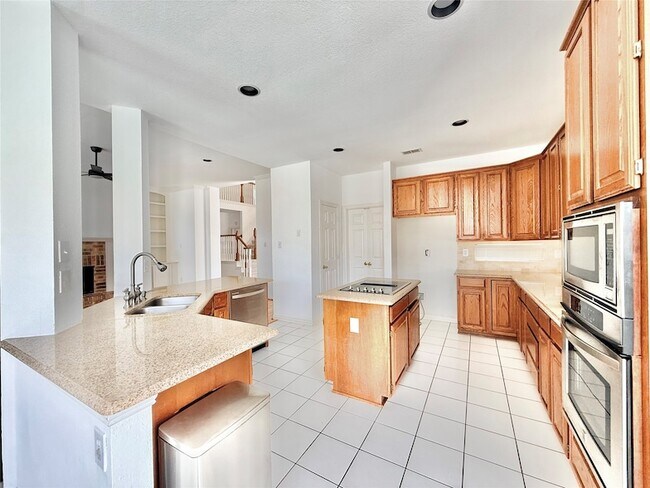 Building Photo - 4525 Reunion Dr