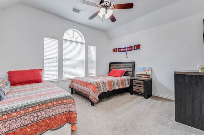 Building Photo - 26511 Cresent Cove Ln