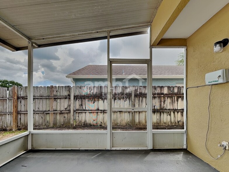 Building Photo - 28721 Seashell Ct