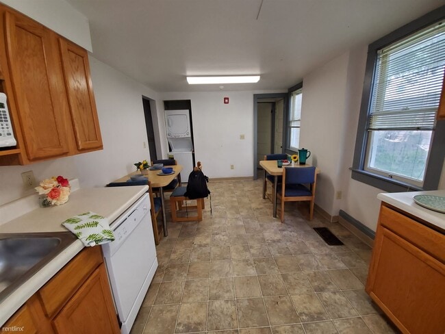 Building Photo - 7 br, 3 bath House - 105 Dryden Court 8-Be...