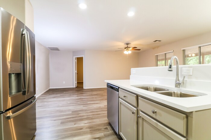 Building Photo - 2436 S 71st Dr