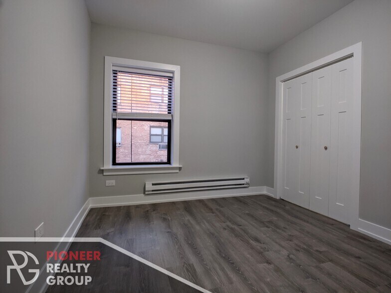 Building Photo - 630 W Cornelia Ave