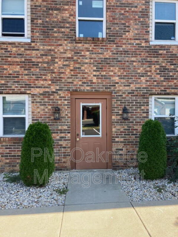 Building Photo - 1112 W Main St