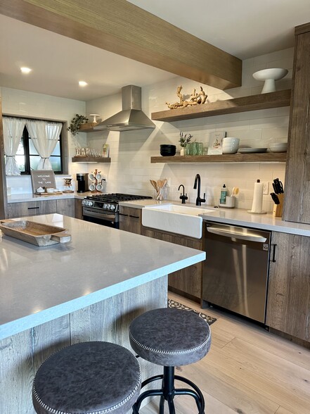 Kitchen - 28050 CA-189