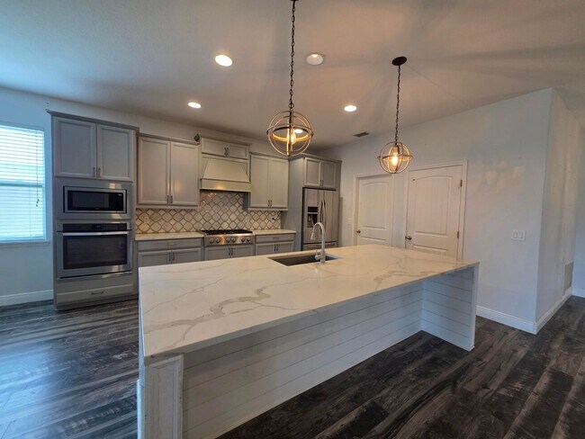 Building Photo - Gorgeous 4-Bedroom, 3-Bathroom Home in Providence