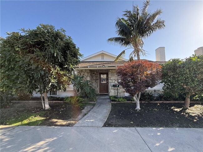 Primary Photo - 7672 Amazon Dr