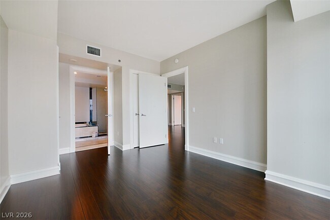 Building Photo - 2700 S Las Vegas Blvd