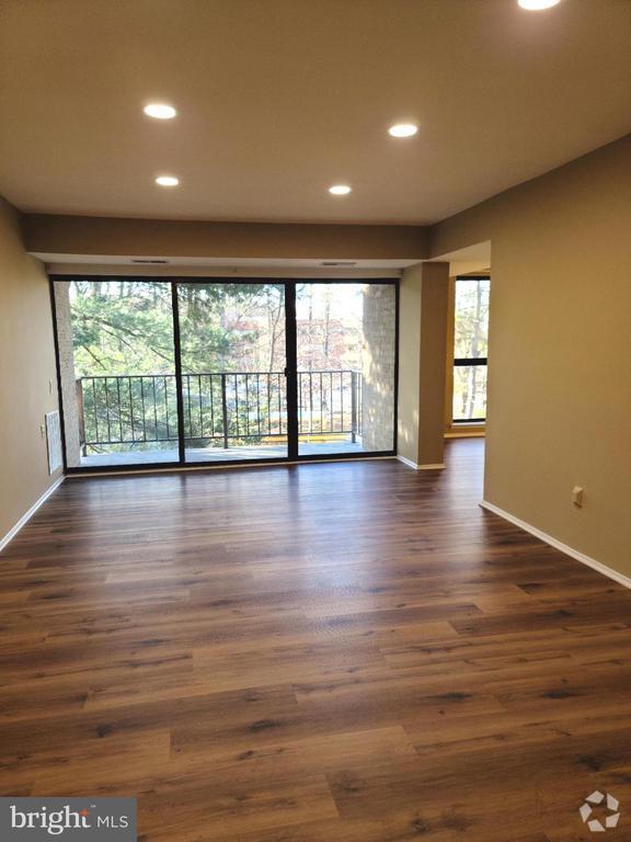 Building Photo - 2068 Royal Fern Ct