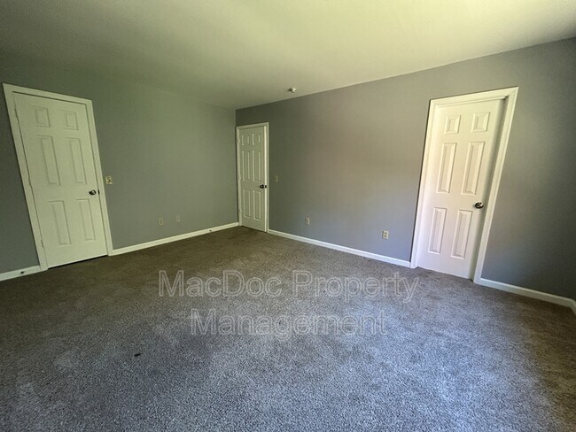 Building Photo - 1907 White Lake Dr