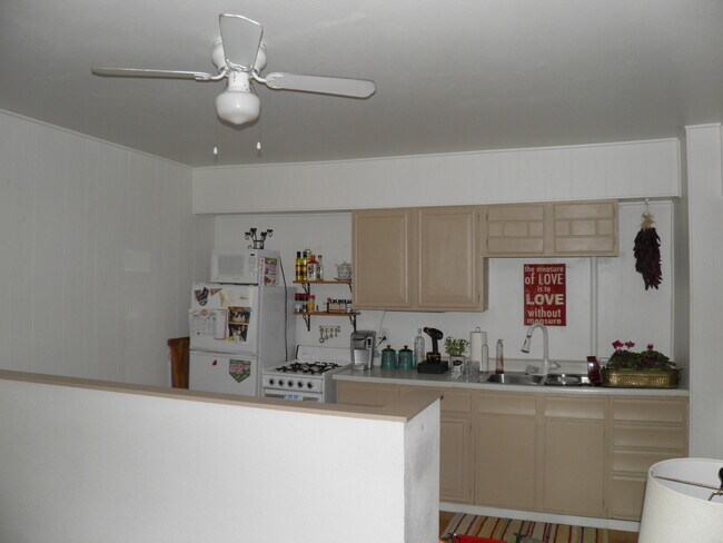 Kitchen 1 - 1304 W Kiowa St