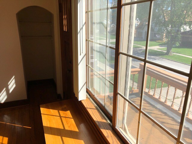 Building Photo - 512 W Wing St