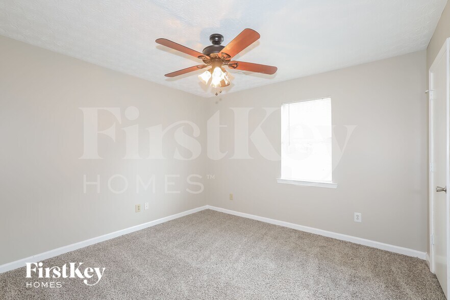 Building Photo - 270 Countryside Ln