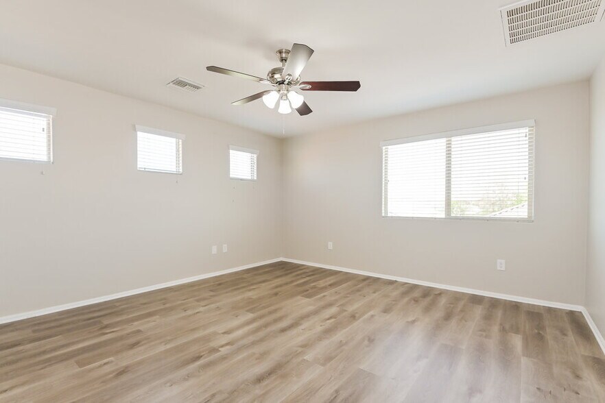 Building Photo - 6851 W Leeward Cove Way