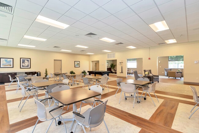 Building Photo - Silvertree Seniors Jacksonville