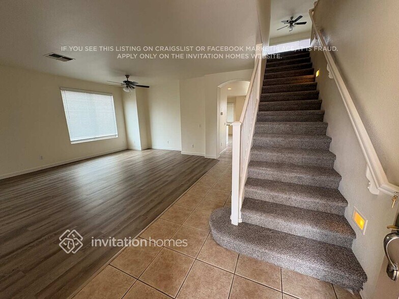 Building Photo - 8816 West Myrtle Ave