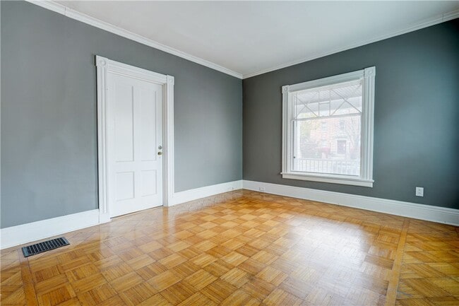 Building Photo - 745 University Ave