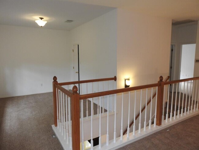 Building Photo - 11207 Crossland Dr