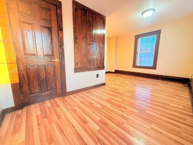 Building Photo - 60 High St