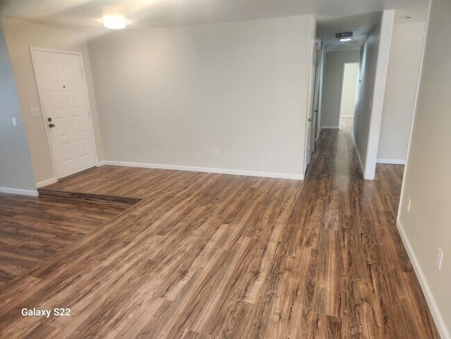 Building Photo - This is a Must See beautiful 3 bedroom, 2 ...