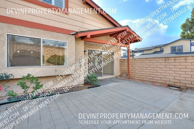 Building Photo - 902 California Privado