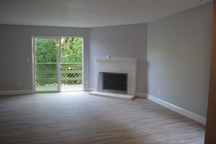 Building Photo - 12455 Gingham SW Ln