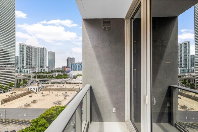 Building Photo - 151 SE 1st St