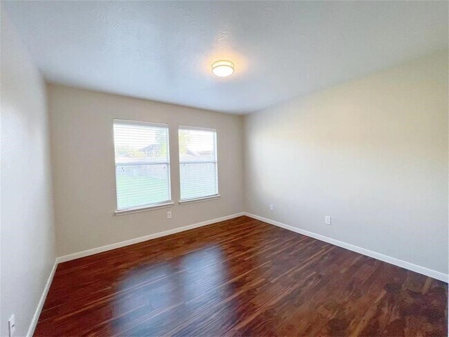 Building Photo - 18102 Red Oak Manor Ln