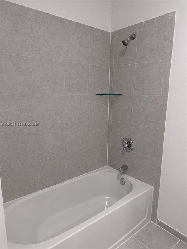 Building Photo - 2671 SE 10th St