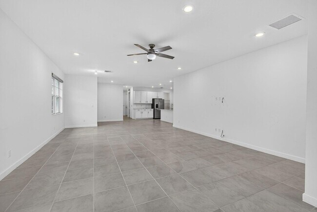 Building Photo - 1305 Haywagon Tr.