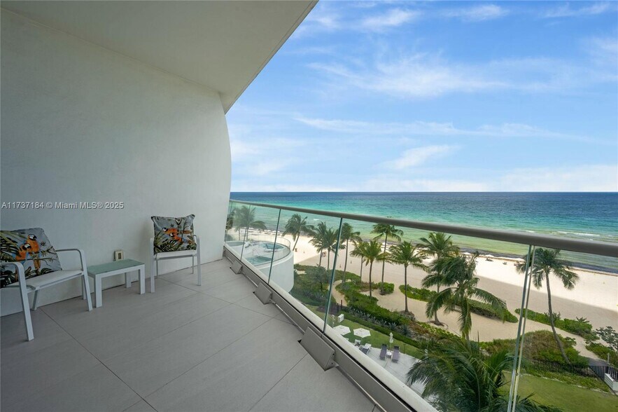 Building Photo - 16901 Collins Ave