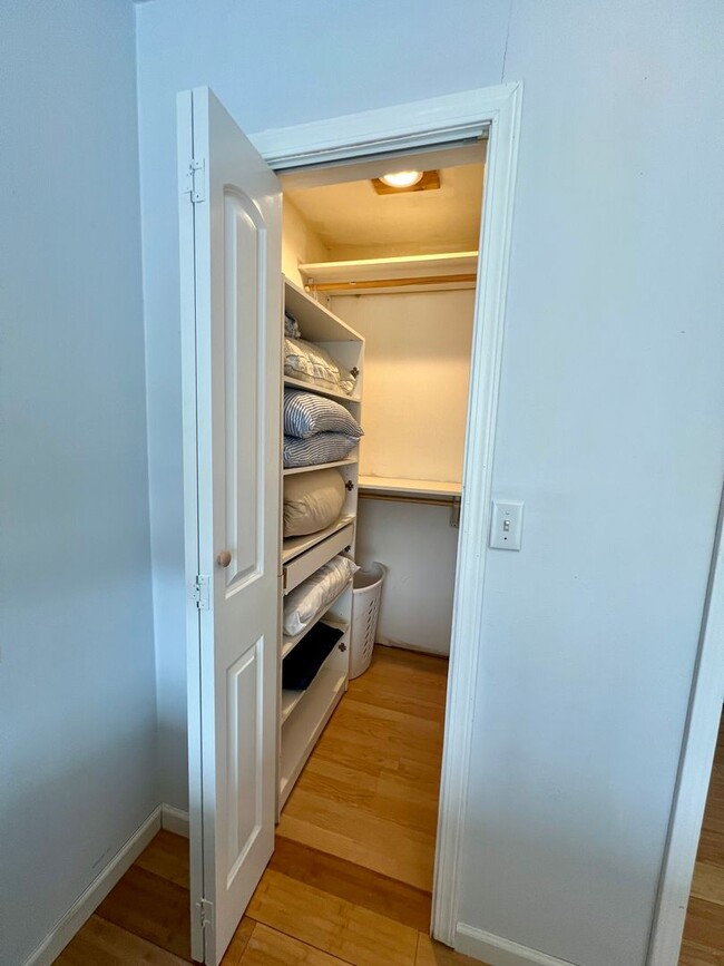 Building Photo - Charming 3-Bedroom Home in Fairbanks / Pet...