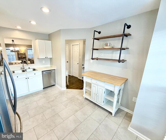 Building Photo - 46756 Woodmint Terrace