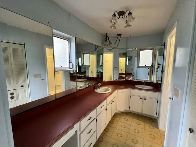 Building Photo - 7973 Elliott Rd