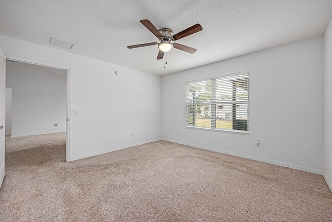 Building Photo - 1329 Paradise Dr