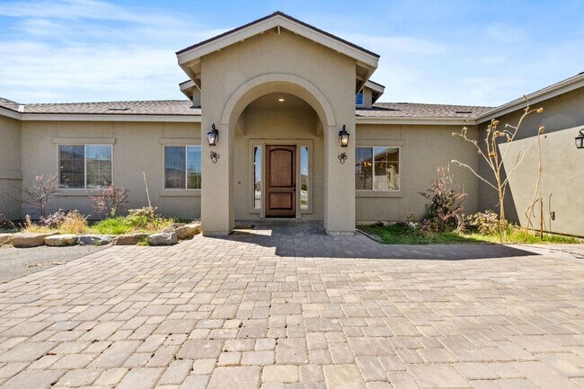 Building Photo - 1015 N Cantlon Ln