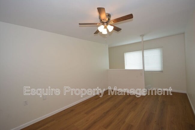 Building Photo - 283 Calle Higuera