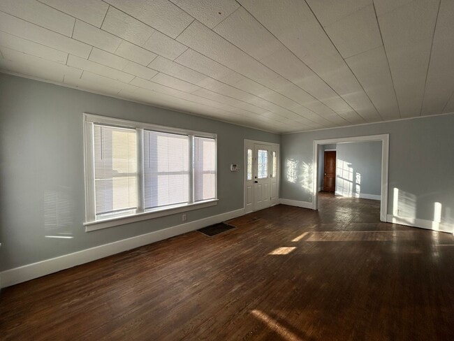 Building Photo - 1829 Frances Ave