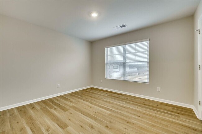 Building Photo - 6099 Whitewater Dr