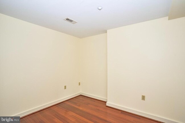Building Photo - 1150 K St NW