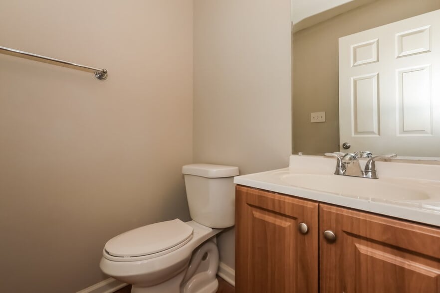Building Photo - 8129 Vermilion Dr