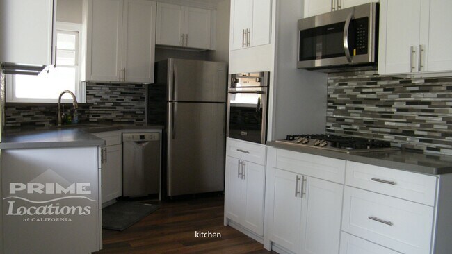 Building Photo - Remodeled Sacramento Gem