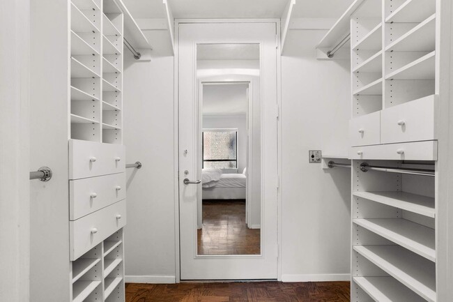 Building Photo - 415 E 54th St
