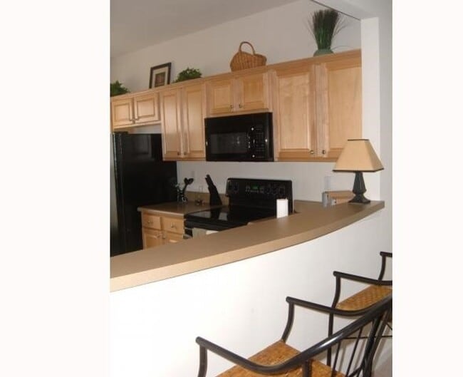 Building Photo - Spacious 3 bed Townhome close to new Apple campus and Panther Creek High School