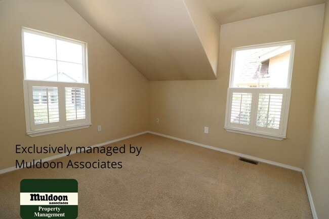 Building Photo - Beautiful, Spacious, and Ready For Move In...