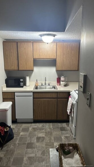 Building Photo - 654 Washington St