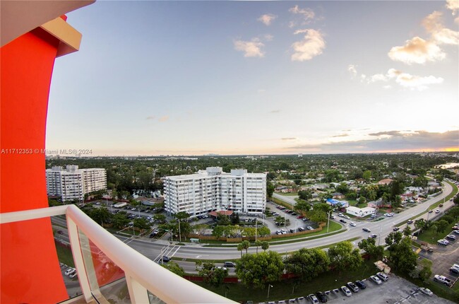 Building Photo - 1301 NE Miami Gardens Dr