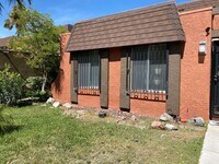 Building Photo - Carry Over Showing: This property has been shown before and will be rented to the first most qual...